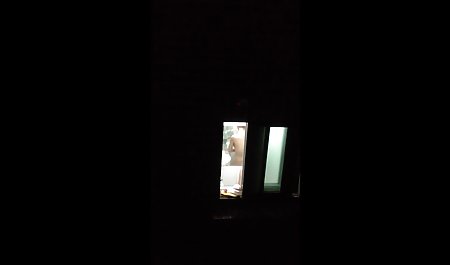 به, فیلم وعکس سکسی بکن بکن در یک عکس او را نشان می دهد خاموش در یک